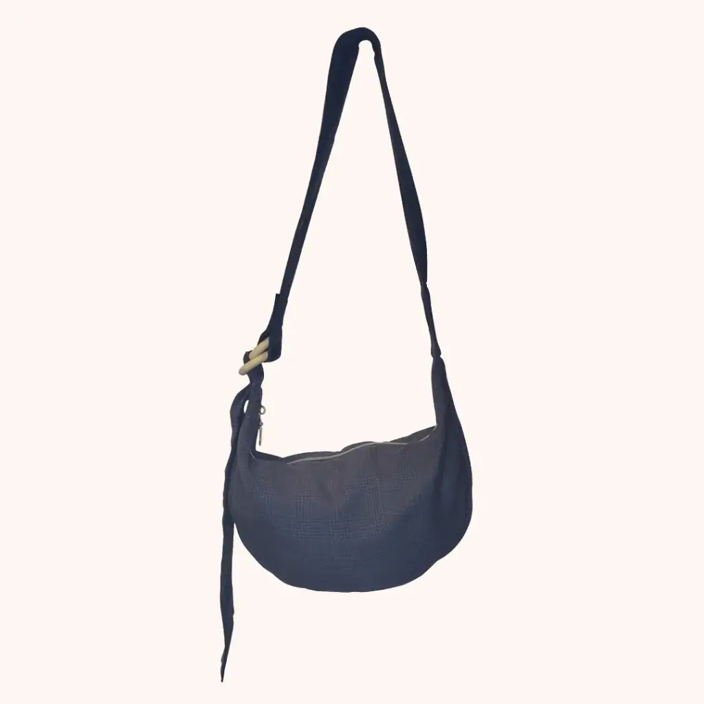 Sac Demi-Lune Pièce artisanale en tissu recyclé (Jean)