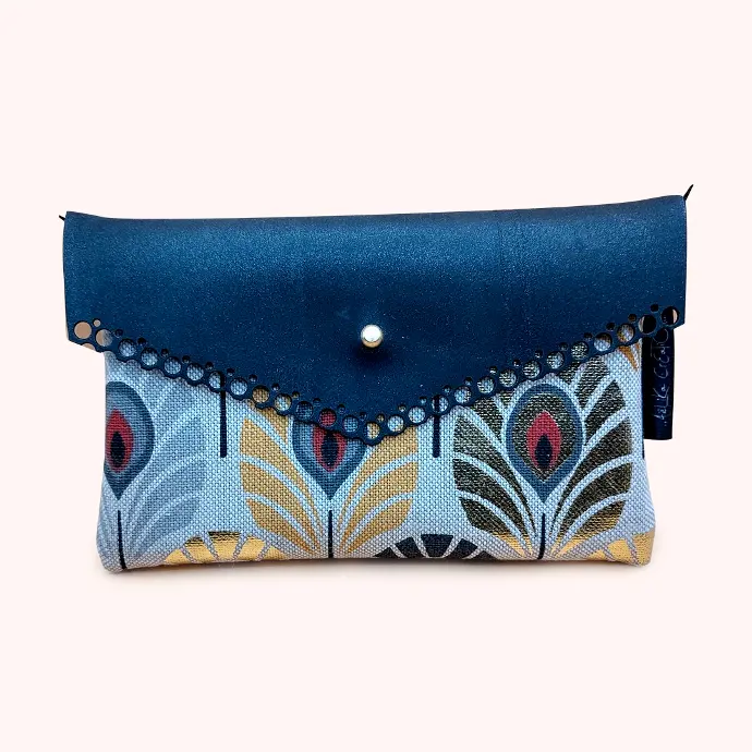 Pochette upcyclée: Accessoire en tissus recyclés (Plumes)