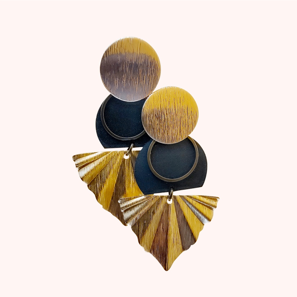 Boucles d'oreilles dorées, Bijoux artisanaux (Feuilles dorées)
